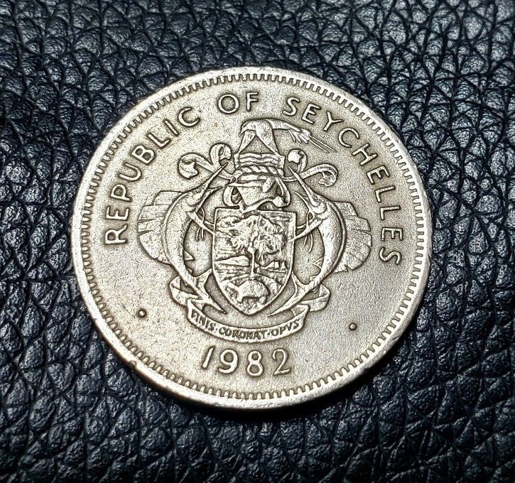1982 Seychelles One Rupee Coin