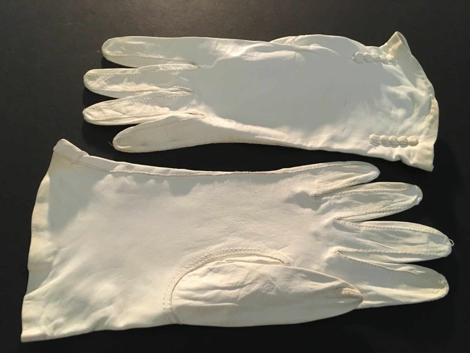 Vintage 60’s Lanolav 6.5 Soft White Leather Gloves Original Packaging