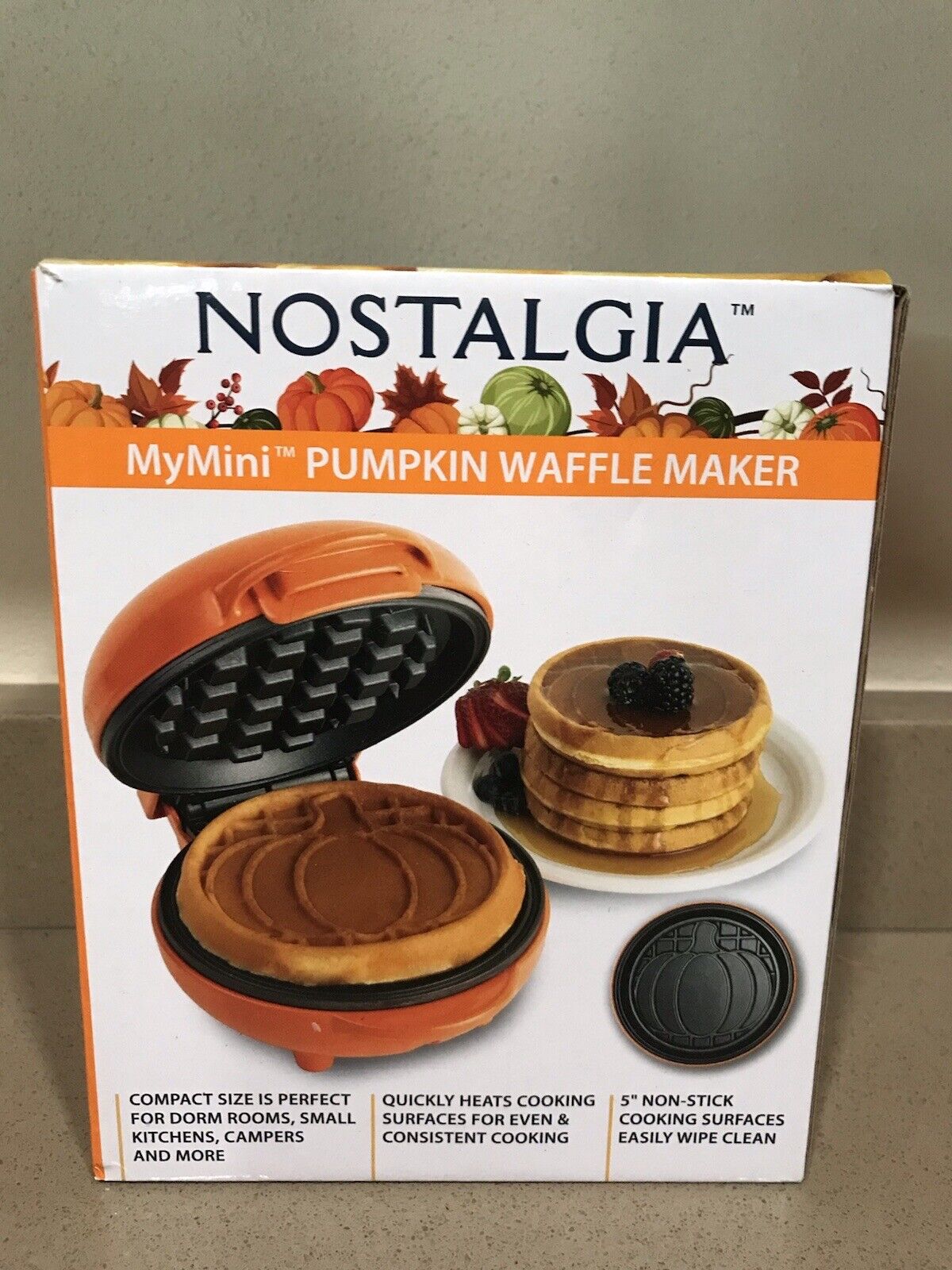 Cute Mini Pumpkin Waffle Maker Nostalgia Mymini Non-stick Easy Clean Orange New